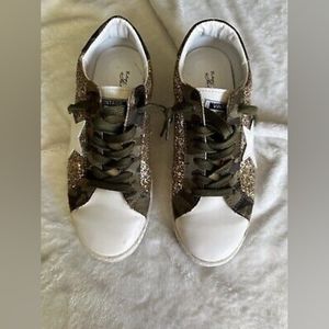 Carla Vintage Havana Sneakers